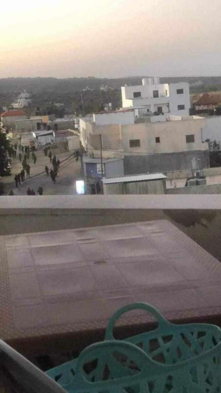 الاحتلال يعتقل عشرات المواطنين باقتحام محافظات الضفة