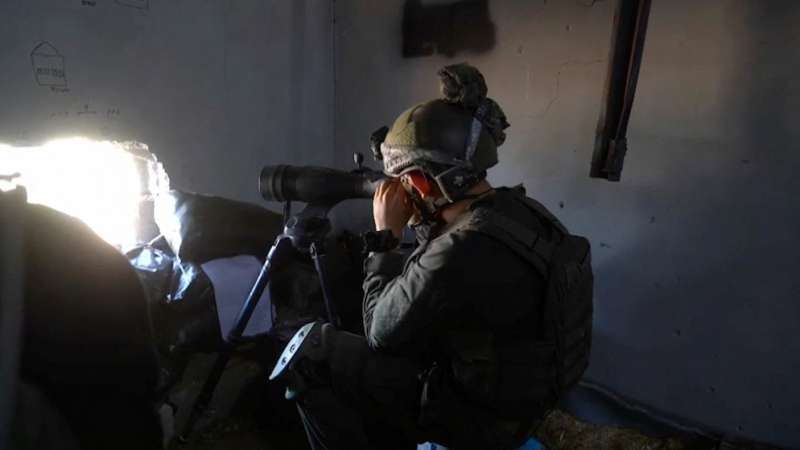 جيش الاحتلال الإسرائيلي: إصابة 4 ضباط وجنود بجروح خطيرة في معارك وسط غزة