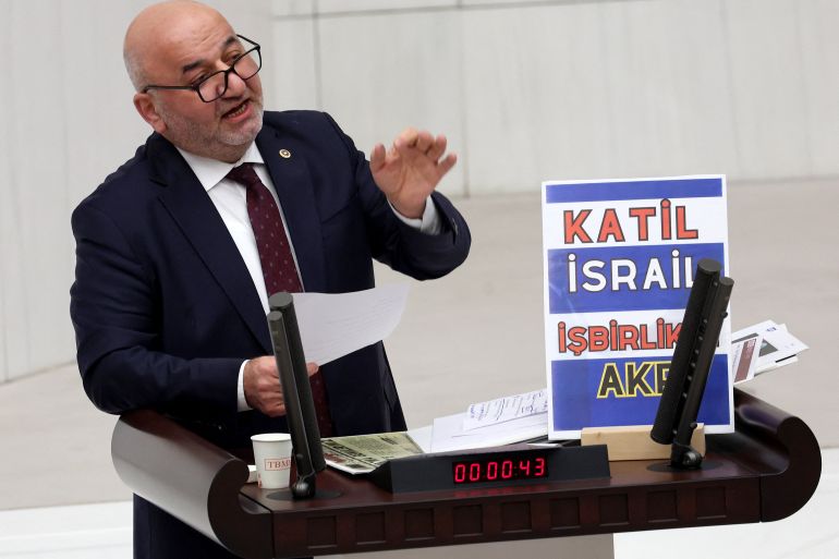 إغماء نائب بالبرلمان التركي بعد كلمة انتقد فيها سلوك بلده تجاه إسرائيل