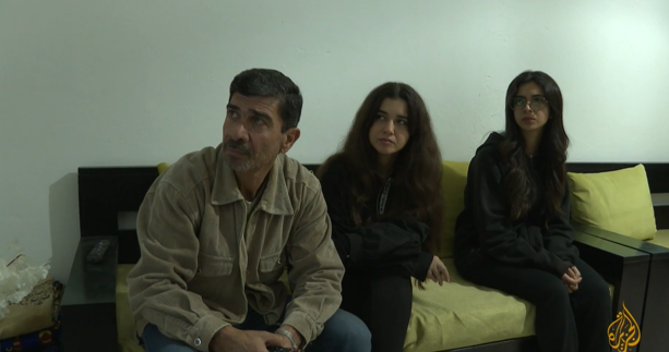 تونسية “عاشقة” لغزة: عدوان الاحتلال أجبرني على ترك منزلي بعد 27 عاما لكنني سأعود إليه (فيديو)