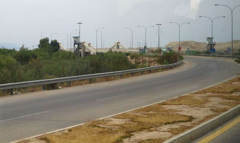 مصادر حكومية: لا صحة أبدا لوجود جسر ينقل بضائع لإسرائيل مرورا بالأردن