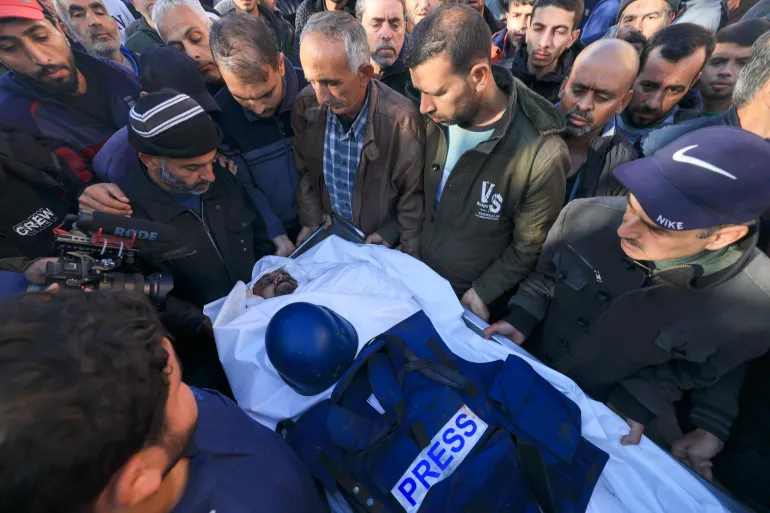 ارتفاع عدد الشهداء الصحفيين بغزة إلى 97 منذ بدء العدوان الإسرائيلي
