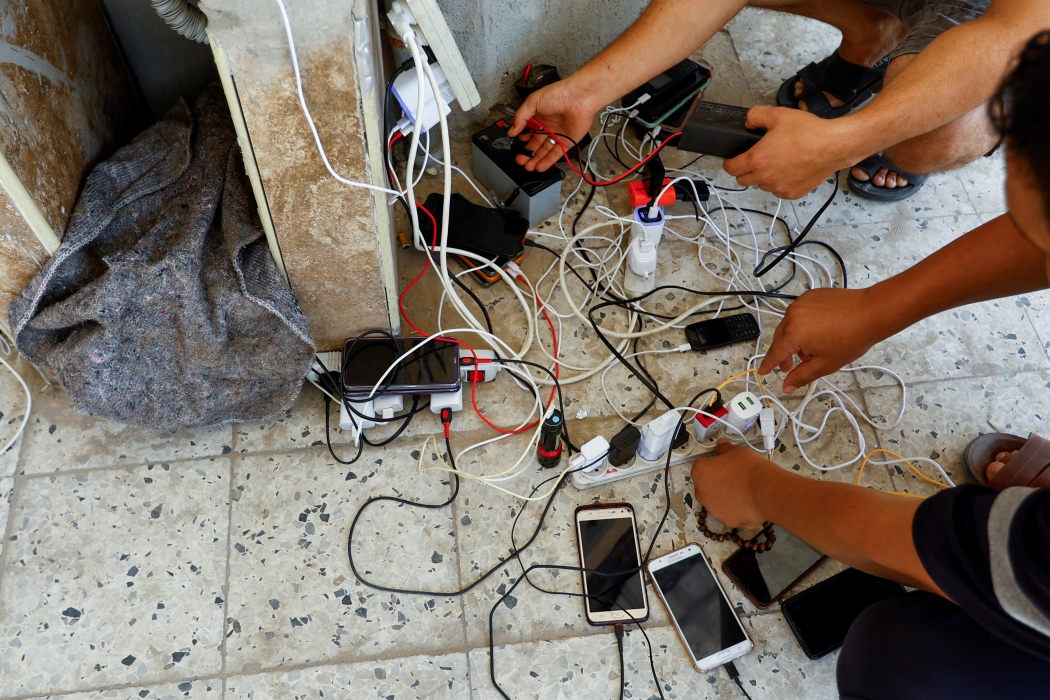 الاحتلال يواصل قطع الاتصالات عن قطاع غزة لليوم الثاني