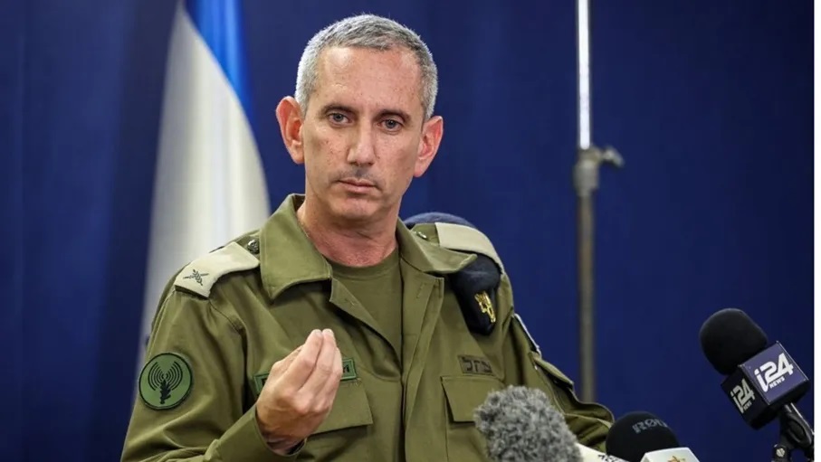 هآرتس: الإسرائيليون يحتاجون أكاذيب المتحدث باسم الجيش ليعتقدوا أنّهم ينتصرون