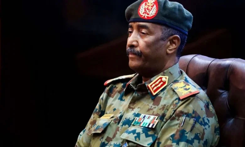 صحيفة سودانية: البرهان يعفي النائب العام من منصبه