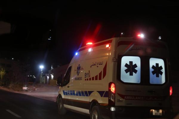 اصابات بحادث مركبتين على طريق (الكرك  عمان)