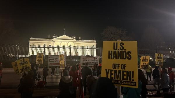 تظاهرات أمام البيت الأبيض احتجاجاً على القصف الأميركي على اليمن