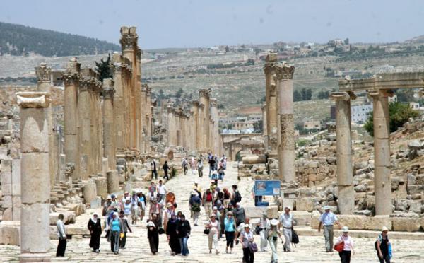 57.969 عدد العاملين في القطاع السياحي بالأردن