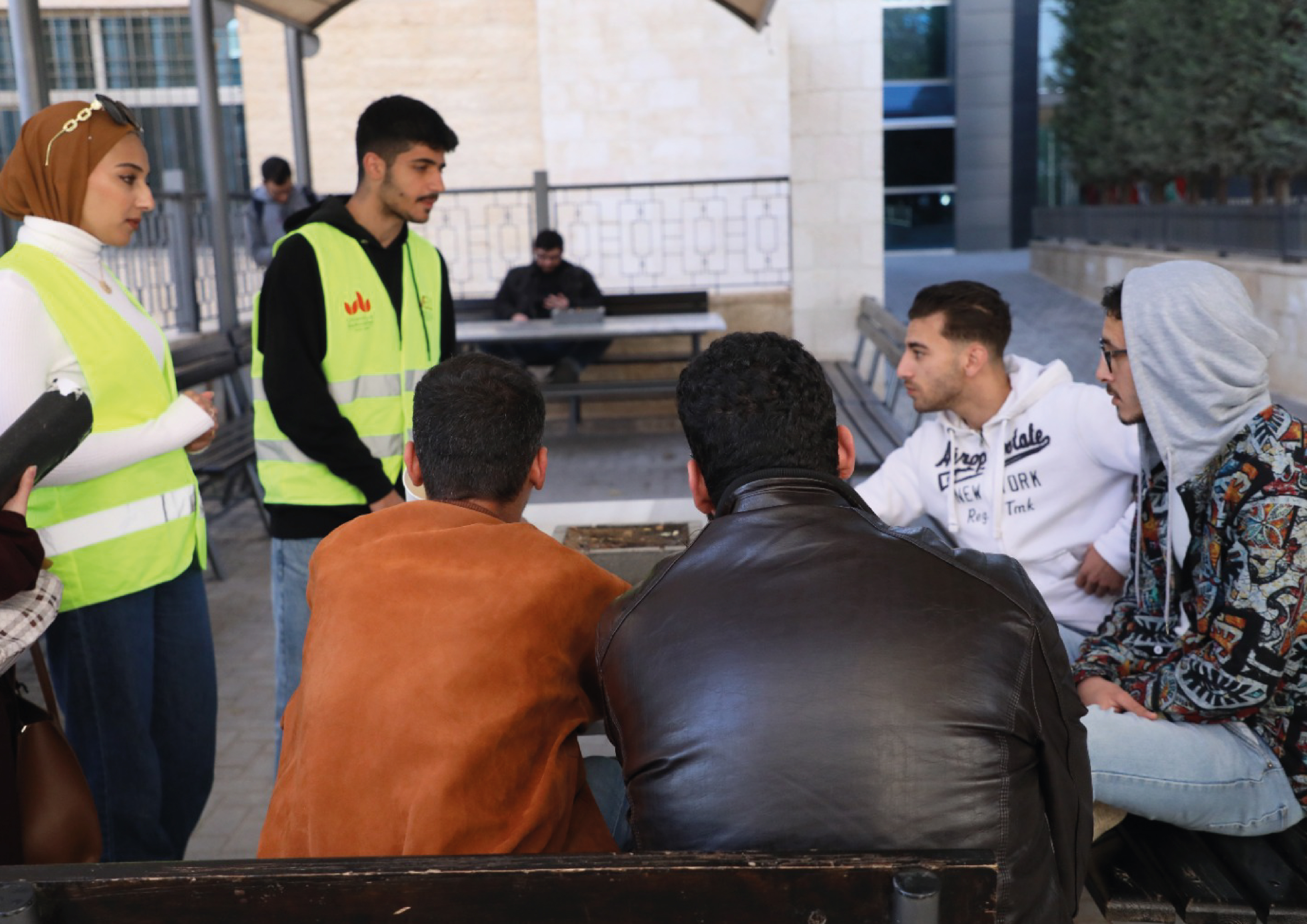 طلبة الشرق الأوسط يطبقون مبادئ الرحمة والإيثار خلال حملة شتوة خير