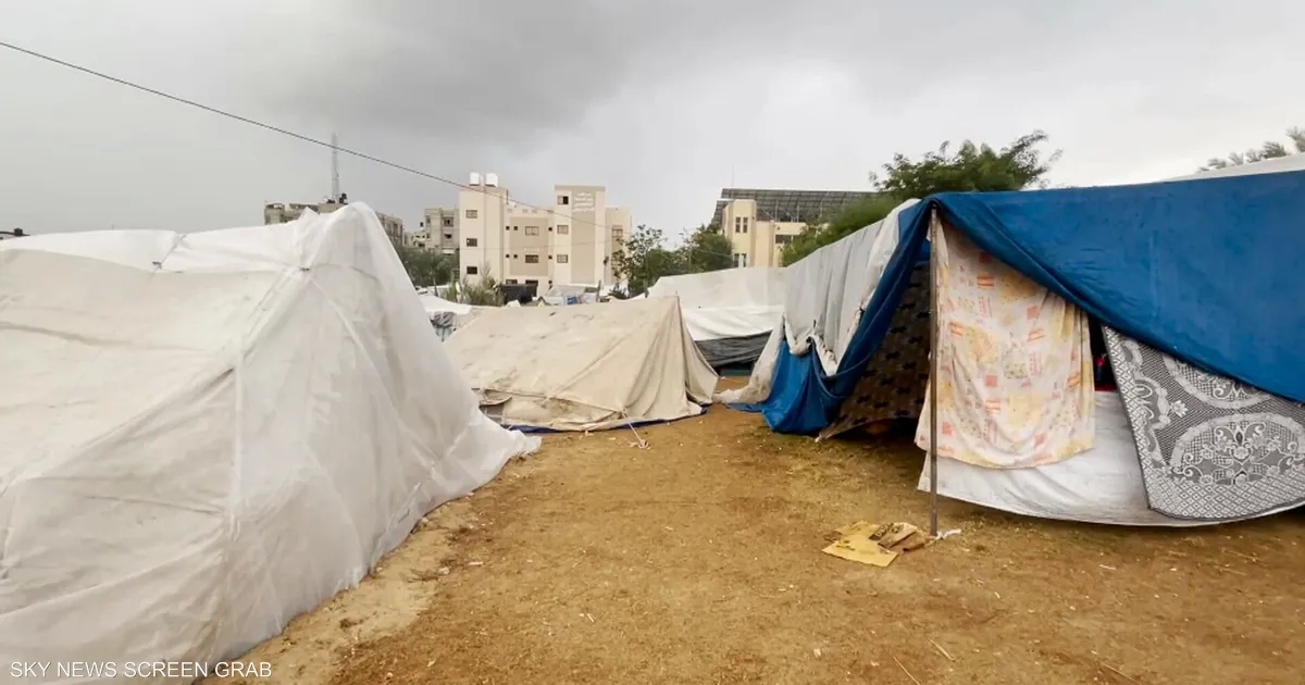 نقص شديد في الخيام والالبسة والاغطية.. مساعدات غزة لا تكفي (5) من الاحتياجات