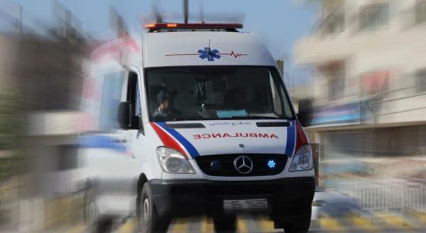 8 إصابات بتصادم مركبتين على طريق البحر الميت