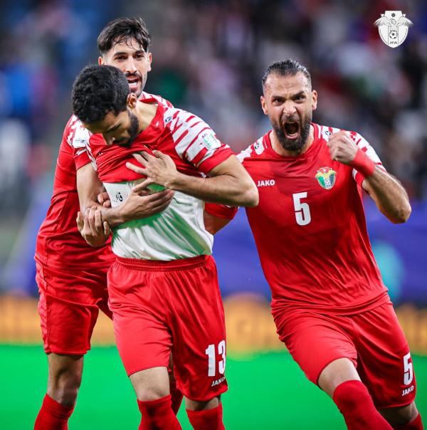 المنتخب الوطني لكرة القدم يعبر إلى ربع نهائي كأس آسيا بعد فوزه المثير على العراق