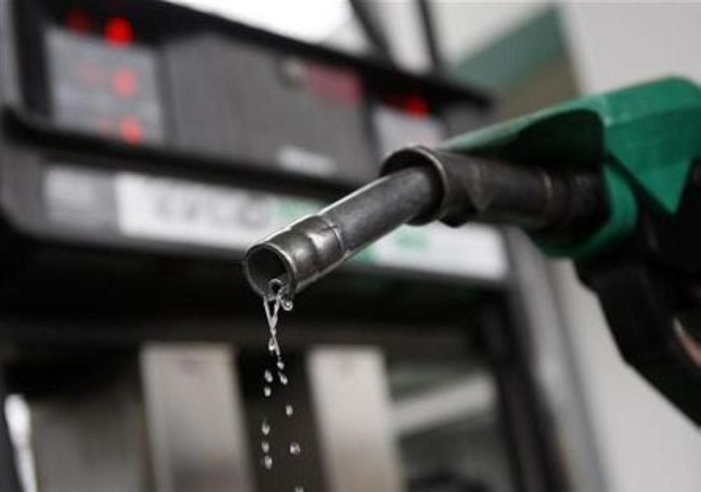حكومة الخصاونة ترفع اسعار البنزين (1.5 2) قرشا.. وتقرر تثبيت السولار