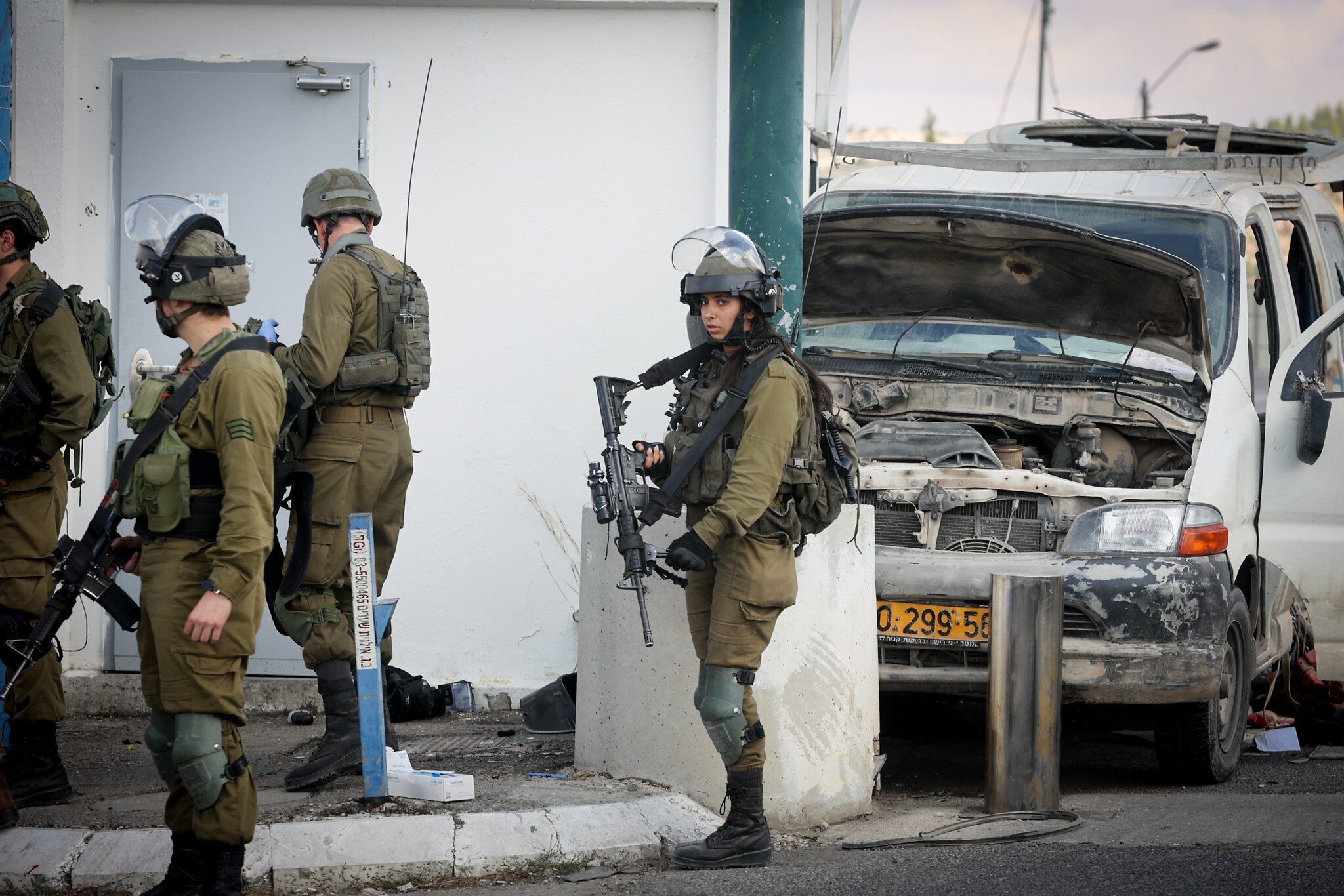 نقل 3 عسكريين إسرائيليين للعلاج لإصابتهم بجروح خطيرة