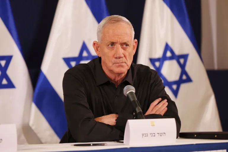 موقع والا: غانتس أدرك أن الحكومة الإسرائيلية في ورطة عميقة