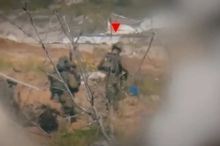 القسام تفجّر منزلا بقوة إسرائيلية وتباغت أخرى في نفق والاحتلال يعلن مقتل ضابط وجندي