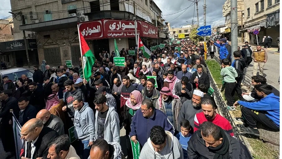 مسيرة حاشدة في اربد دعما للمقاومة وتنديدا بالابادة الجماعية في غزة