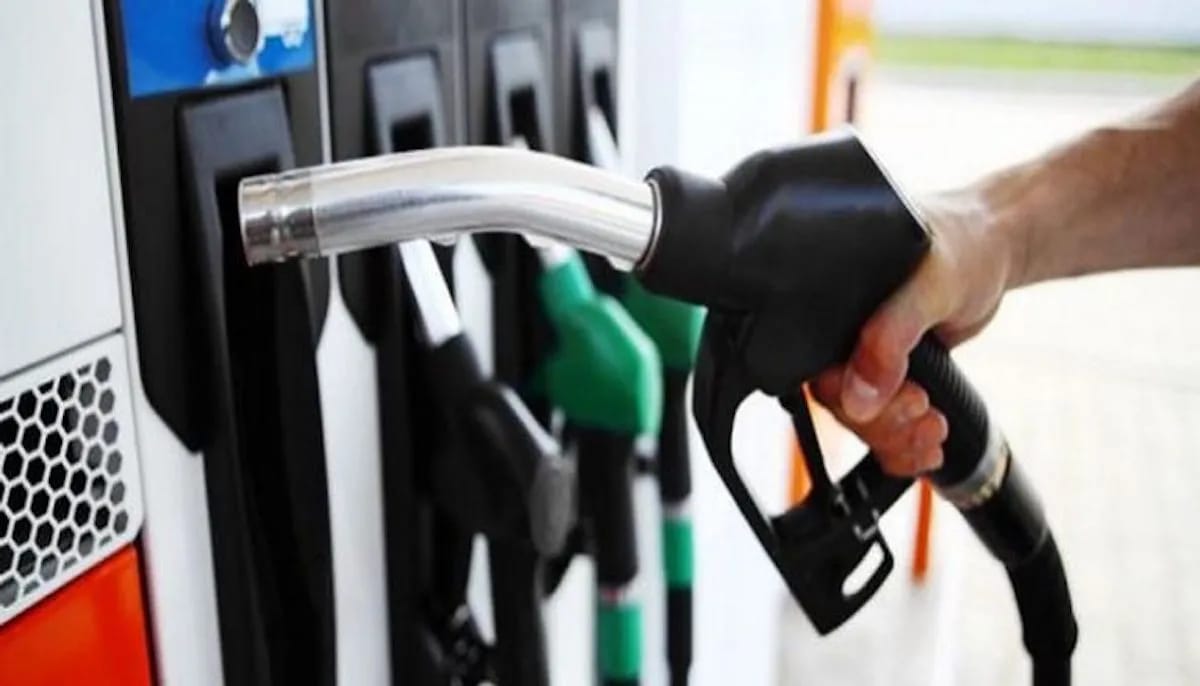 الحكومة تقرر رفع اسعار البنزين وتخفيض الديزل  تفاصيل