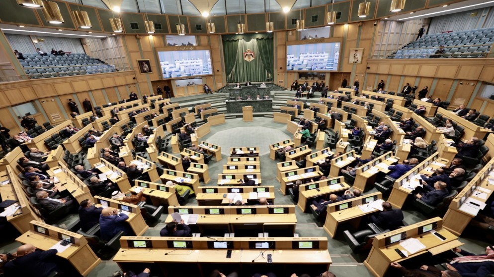 مجلس النواب يقرّ معدل قانون الطاقة المتجددة وترشيد الطاقة