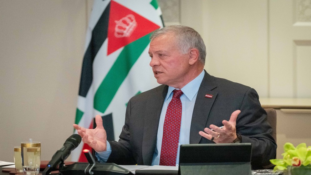 الملك يبحث مع الرئيس الفلسطيني التطورات الخطيرة في غزة