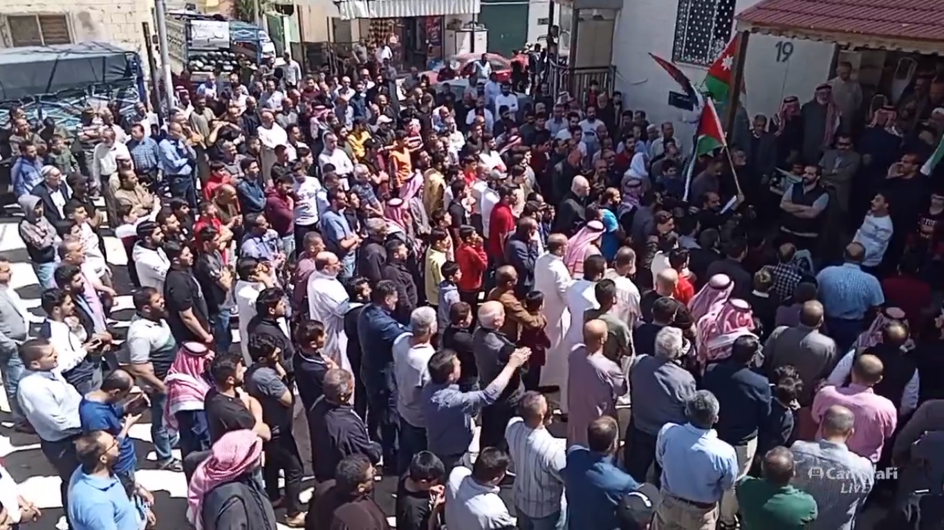 المئات في الكرك يستهجنون التحريض على اعتصامات الكالوتي.. ويؤكدون دعم المقاومة  فيديو