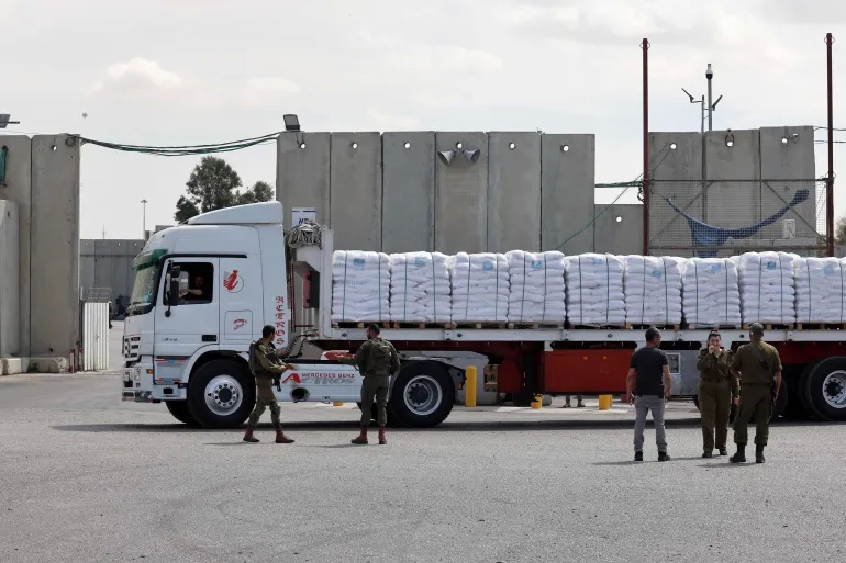 كاميرون: إسرائيل وافقت على زيادة عدد الشاحنات إلى 500 يوميا