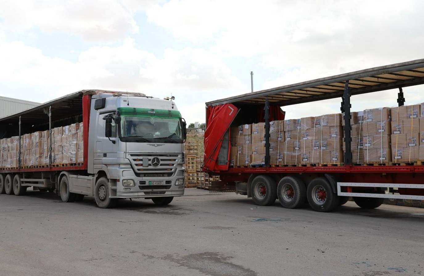 الأردن يُسير أكبر قافلة مساعدات برية للأهل بغزة تضم 105 شاحنات من المواد الغذائية