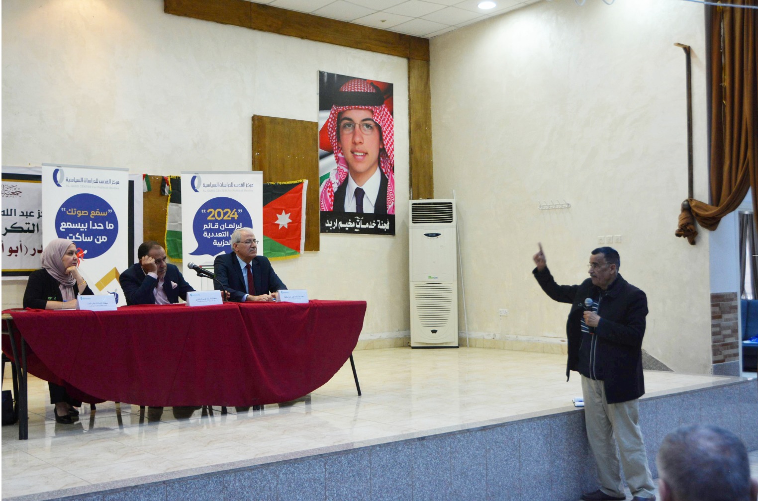 أهالي اربد ومخيمها يدعون الأحزاب السياسية للتعبير بفاعلية عن مواقف الأردنيين