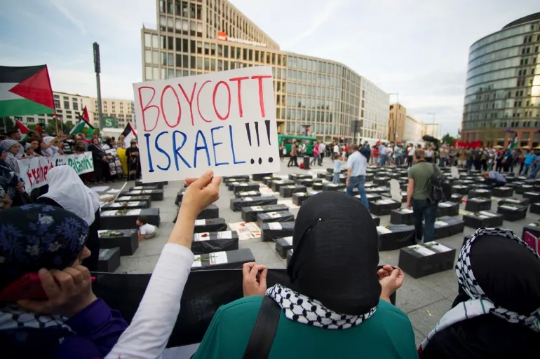 موظفون حكوميون في ألمانيا يطالبون بوقف إمداد إسرائيل بالأسلحة فورا