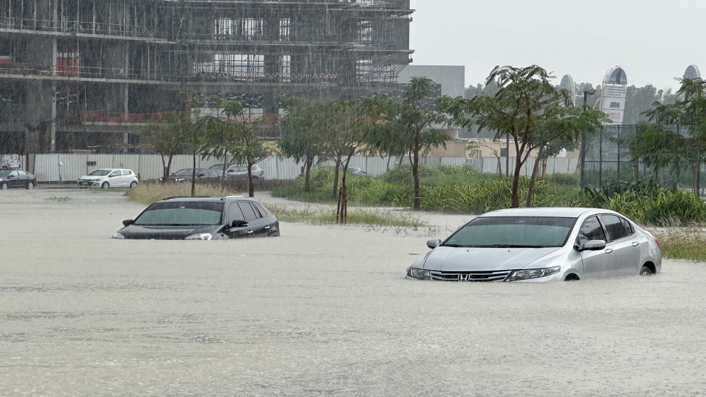 الإمارات تشهد هطول أكبر كميات أمطار في تاريخها الحديث