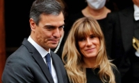رئيس وزراء إسبانيا يفكّر في تقديم استقالته بعد فتح تحقيق ضد زوجته