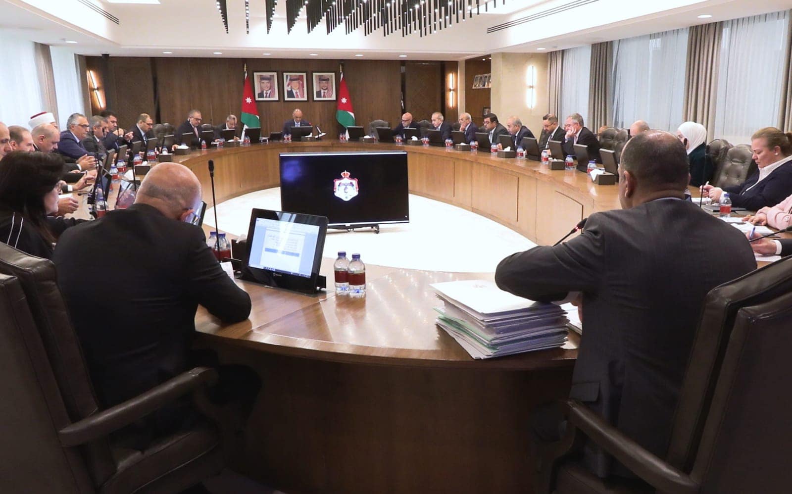 مجلس الوزراء يقرّ نظام التنظيم الاداري لدائرة الاراضي والمساحة