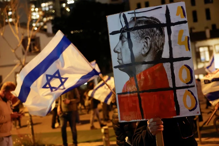 عاجل  أولمرت يدعو الاسرائيليين لاغراق الشوارع ومحاصرة نتنياهو وبن غفير: يقودون اسرائيل للانهيار