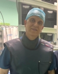 د. عميش يجري عملية قسطرة تداخلية هي الاولى من نوعها في الأردن  صور