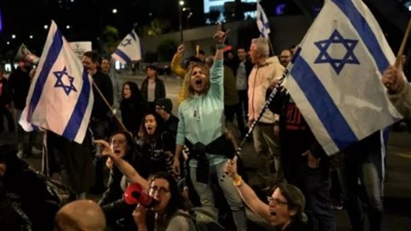 محتجون إسرائيليون يغلقون طريقا في الجليل الأعلى