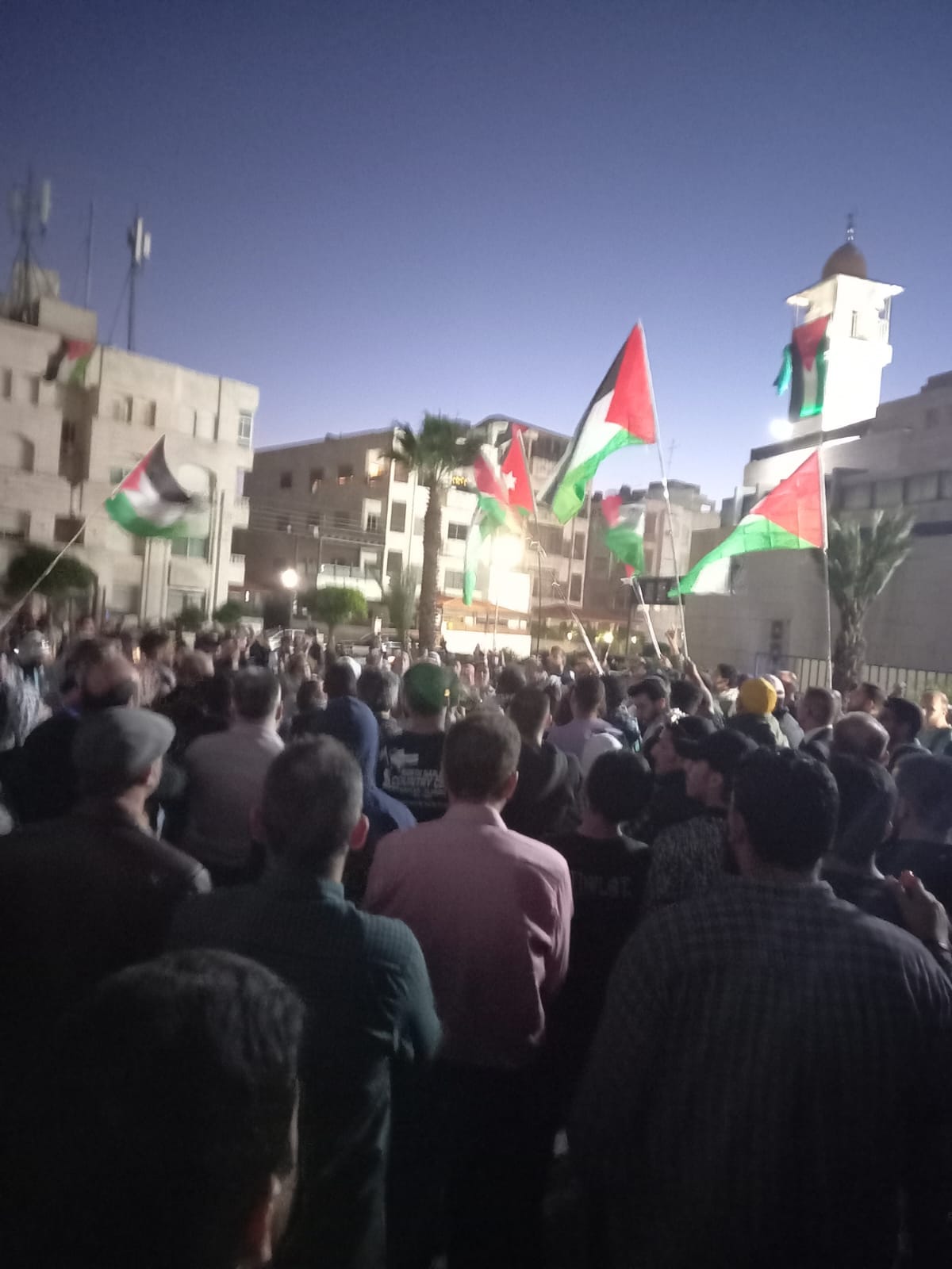 اعتصام حاشد قرب سفارة الاحتلال دعما للمقاومة وللمطالبة بالافراج عن المعتقلين - صور