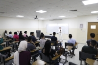 طلبة “حقوق الشرق الأوسط” يتفاعلون مع خبيرة حول قانون العمل والضمان الاجتماعي