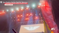 لحظات مروعة لانهيار مسرح بمن عليه خلال تجمع سياسي في المكسيك (فيديو)