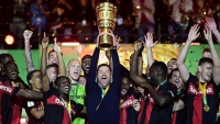 باير ليفركوزن يرفع كأس ألمانيا