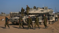 محلل عسكري إسرائيلي: تل أبيب عالقة على 3 جبهات