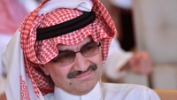 السعودية.. الأمير الوليد بن طلال يقدم هدية غير متوقعة لبائعة شاي ويثير تفاعلا كبيرا