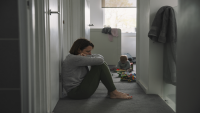 دراسة: اكتئاب ما بعد الولادة يضاعف خطر إصابة النساء بأمراض مهددة للحياة