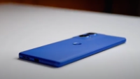 موتورولا تكشف عن هاتفها المتطور الجديد (فيديو)