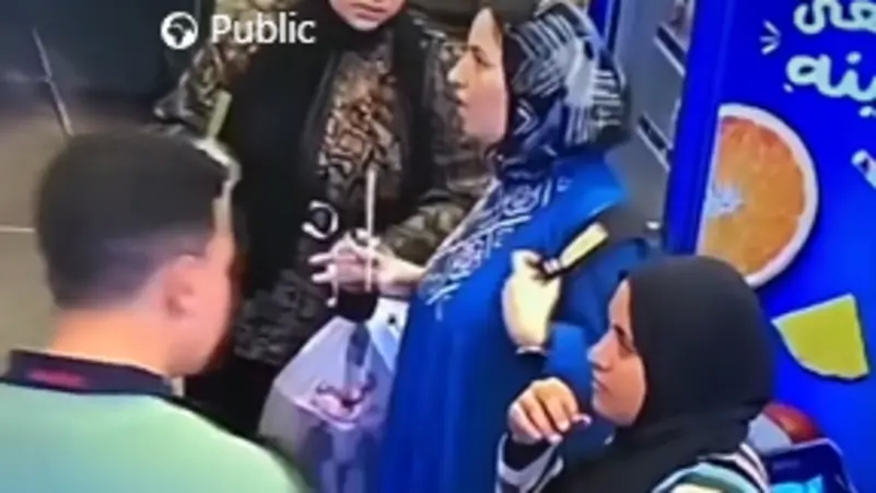 فيديو لمحاولة خطف طفل في غفلة من والدته بمصر