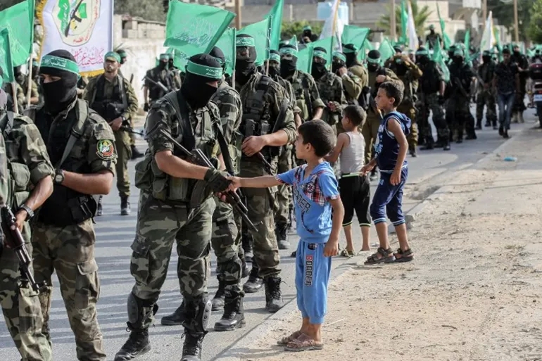 عاجل  معاريف: حماس صاحبة السيادة ولا بديل لها في غزة