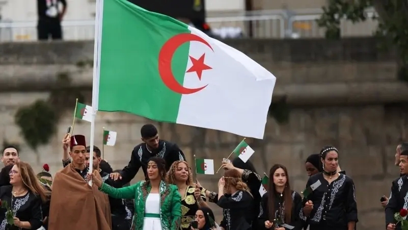 فيديو.. حركة من الوفد الجزائري تخطف الأنظار في أولمبياد باريس