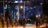 الاحتلال يعتقل ثلاثة مواطنين من نابلس ويصادر مركبة
