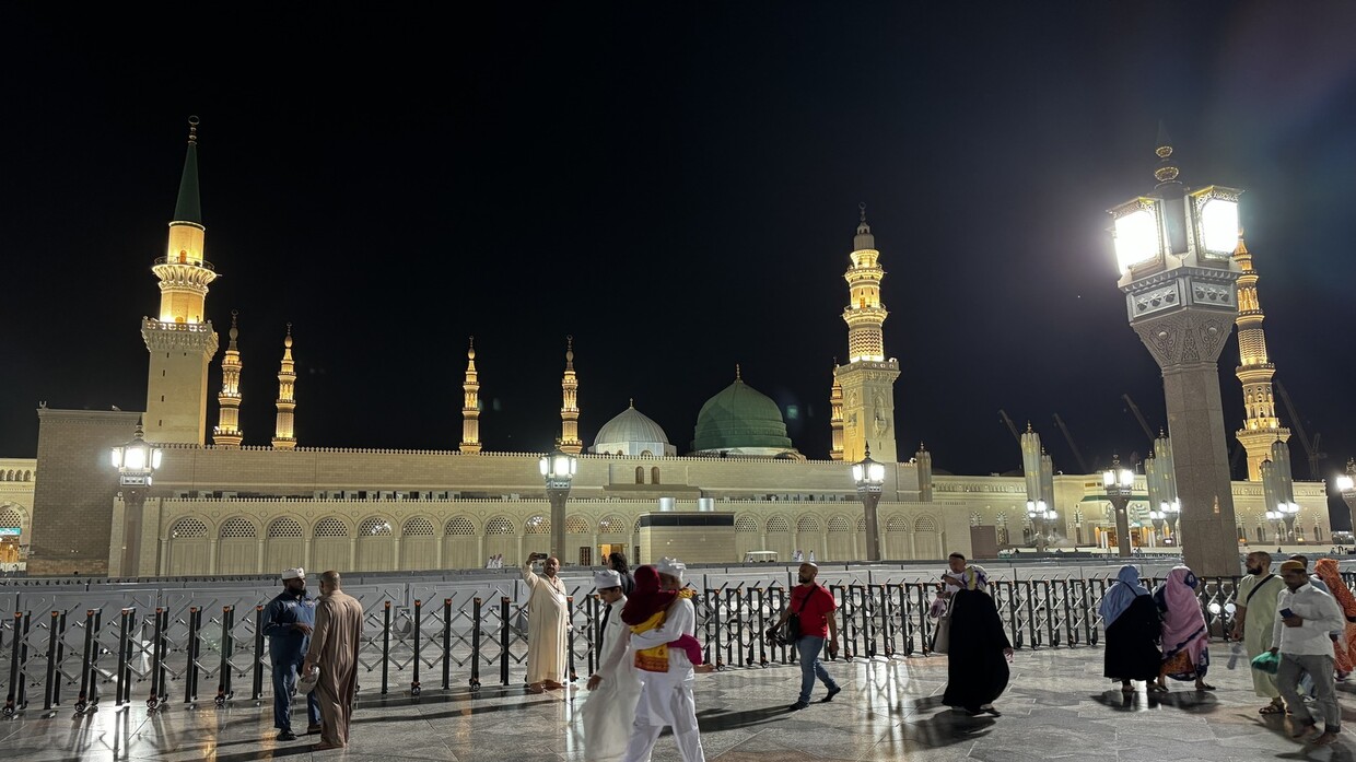 خطيب المسجد النبوي يعلق على الاحتفال بمولد النبي محمد بأنه بدعة (فيديو)