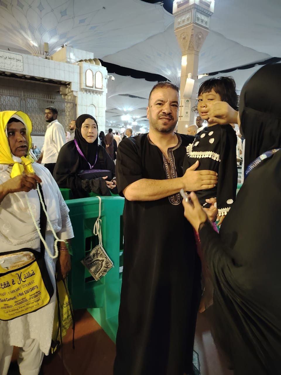 ممرض أردني ينقذ حياة طفلة في المسجد النبوي