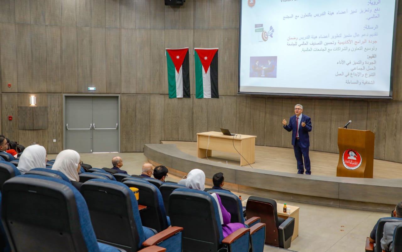 خلال افتتاحه دورة التعليم الجامعي في الهاشمية... د. الحياري: التعليم الجامعي مسيرة مستمرة في التطوير والتحسين